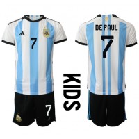 Argentina Rodrigo de Paul #7 Hjemmebanesæt Børn VM 2022 Kortærmet (+ Korte bukser)